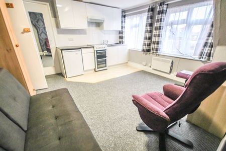 Queens Park Gardens, Bournemouth - Photo 3