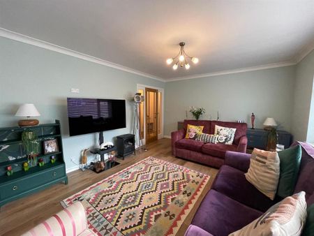 2 bedroom flat to rent - Photo 4