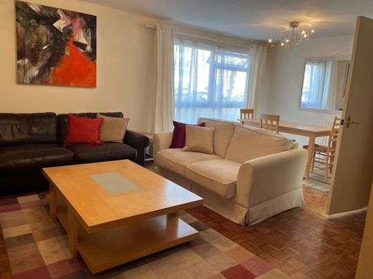 3 Bed Flat, Wycombe Court, SE3 - Photo 1