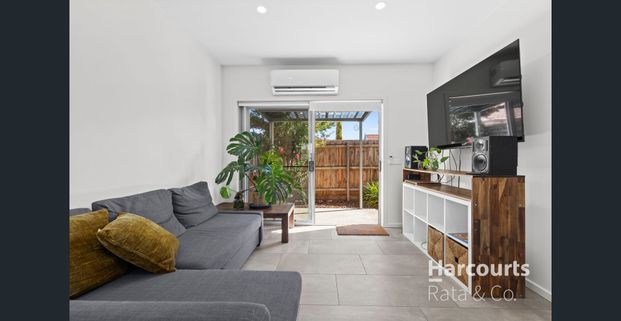 Modern 2-Bedroom Unit with Abundant Natural Light in Thomastown - Photo 1