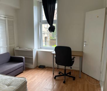 1 Bed Flat, Otago Street, G12 - Photo 2