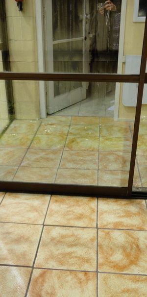 downstairs 2 bedroom unit - Photo 1