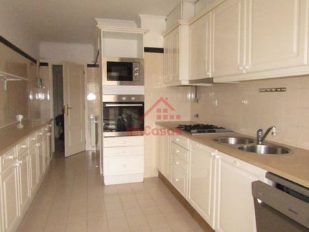 5 room luxury Apartment for rent in Torres Vedras, Portugal - Photo 3