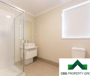 STYLISH, MODERN & SPACIOUS HOME - Photo 5