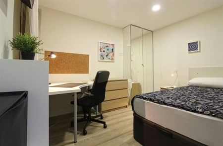 Calle Lilas, Getafe, Community of Madrid 28903 - Photo 5