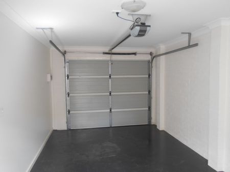 Three Bedroom Townhouse In Convenient Location - Photo 3