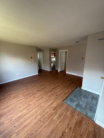 For Lease - 338 Malaga Road Unit# 1, Oshawa, Ontario - Photo 4