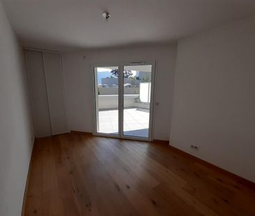 Location Appartement 4 pièces 103m² ANNECY 74000 - Photo 3
