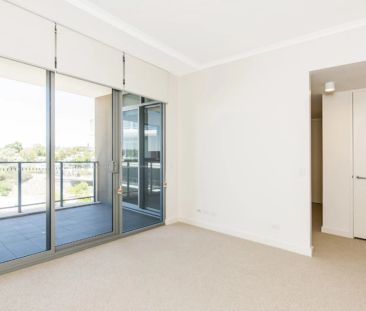 Stunning Richmond Quarter Apartment - Photo 3