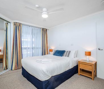 Panoramic Water Views - Fully Furnished - Photo 5