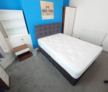 4 bedroom terraced house to rent - Photo 4