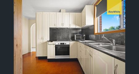 Spacious Three Bedroom Family Home - Photo 4