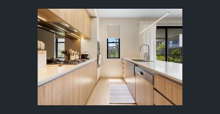 Executive Living - 4 Bedroom Townhouse - Photo 4