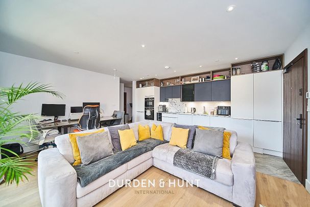 Chelmsford Road, Shenfield, Brentwood - Photo 1