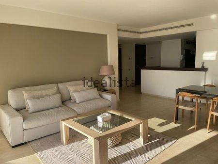 Alquiler de piso en Calle Muniz - Photo 2