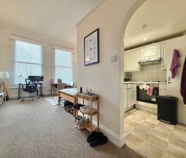 Palmeira Square, Hove, BN3 2FA 0 bedroom flat to rent - Photo 5