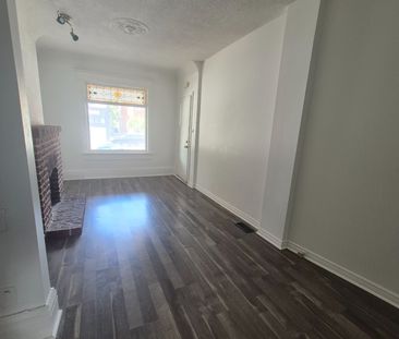 For Lease - 871 Bathurst Street, Toronto, Ontario - Photo 4