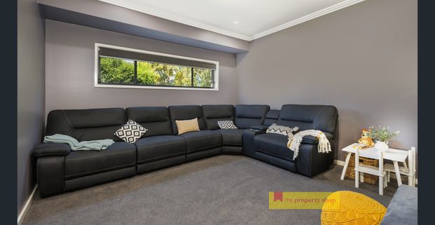 EXECUTIVE LIVING - Photo 1