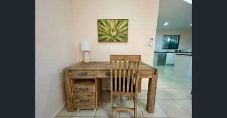 HIGH END TOWNHOUSE: CENTRAL LOCATION, FULLY FURNISHED & QUALITY FIT OUT - Photo 5