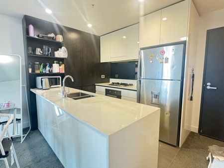 Oversized One Bed Apartment with Water Views | Entry Via 7 Verona Drive - Photo 4