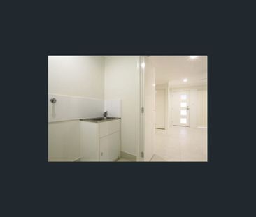 LOCATION & NEW CARPETS - Photo 5