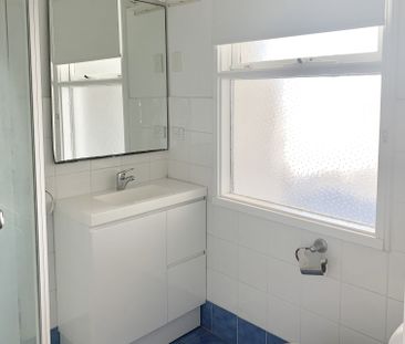 Neat and Tidy 2 Bedder With Water Views! - Photo 2