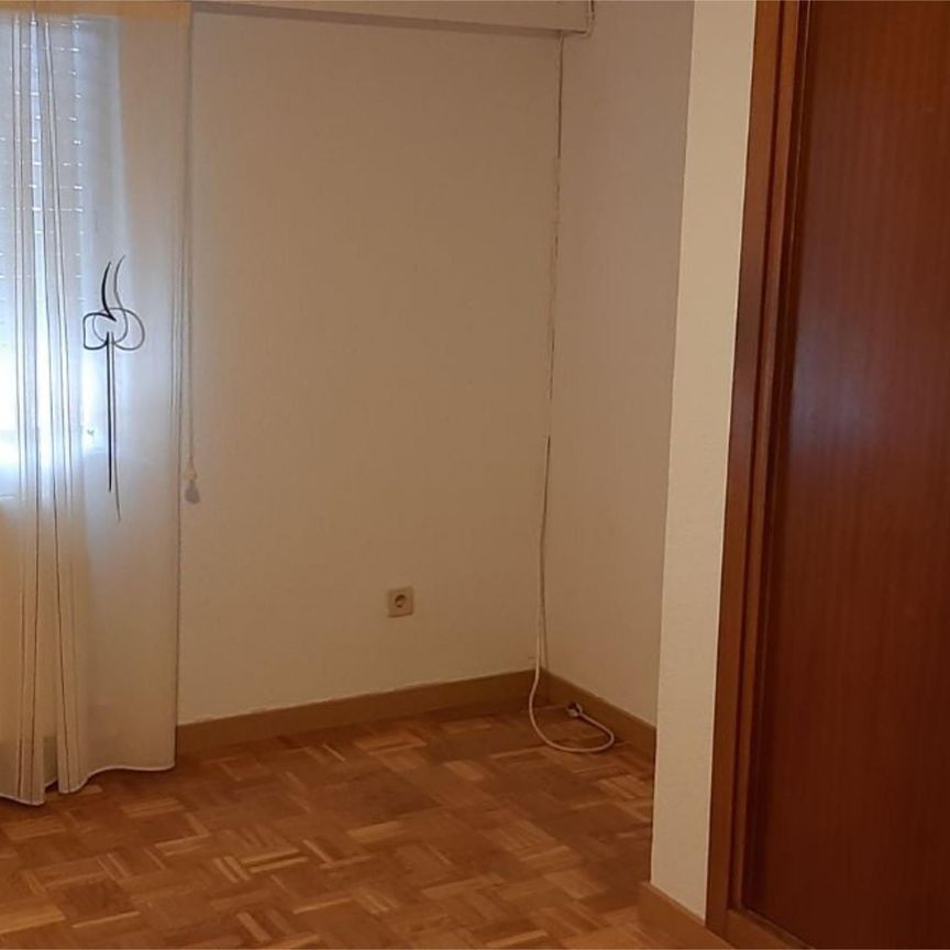 Piso de alquiler en Plaza de Pablo Picasso, 1, Centro - Photo 1