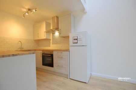 1 bedroom semi-detached house to rent - Photo 2