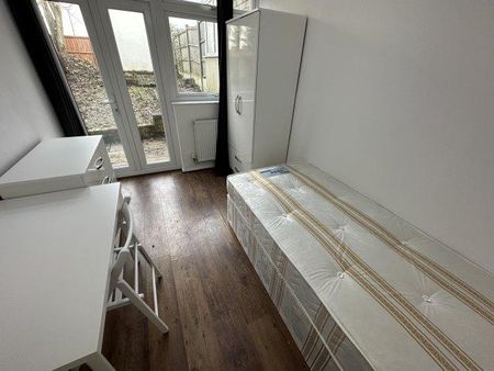 1 bedroom flat to rent - Photo 4