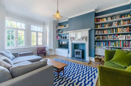 3 bedroom flat to rent - Photo 2