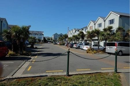 Fully Furnished Unit In Central Location - Photo 5