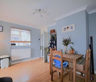 2 bedroom end of terrace house to rent - Photo 2