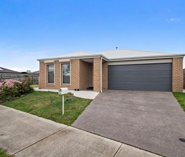 52 Hammersmith Circuit Traralgon VIC - Photo 4