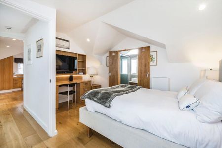 5 bedroom end of terrace house to rent - Photo 2