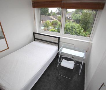 6 bedroom semi-detached house to rent - Photo 3