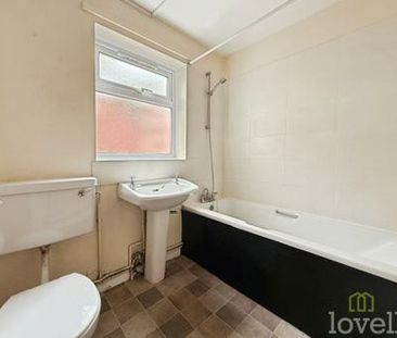 3 bedroom Terraced House To Let - Photo 4