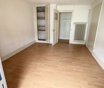 Super 4 pièces au coeur de la ville avec loyer très attractif ! - Foto 4