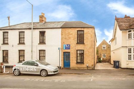 3 bedroom semi-detached house to rent - Photo 5