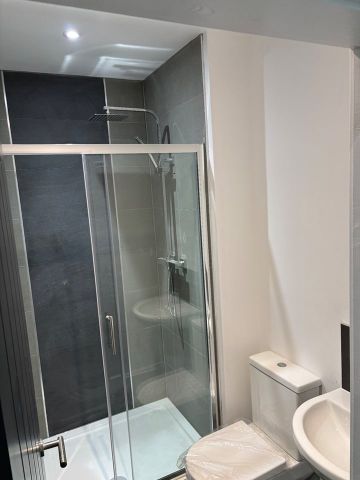 2 Bed Penthouse, Park Road South, CH43 - Photo 3