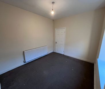 Ravenhill Road, Ravenhill, Swansea, SA5 5AW - Photo 2