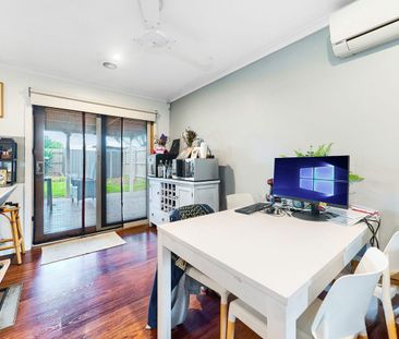 ✨ Comfortable & Well-Located Family Home in Cranbourne West! - Photo 1