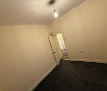 2 bedroom semi-detached house to rent - Photo 2