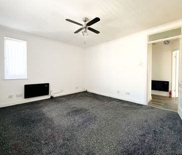 1 Bedroom - Photo 4