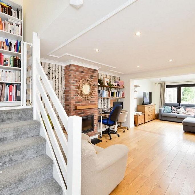 4 bedroom semi-detached house to rent - Photo 1