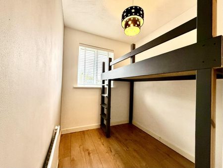 3 bedroom semi-detached house to rent - Photo 4