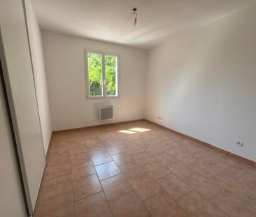Location Maison 4 pièces 84m² MONTAUROUX 83440 - Photo 2