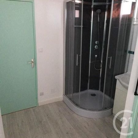 Location Appartement 2 pièces 54m² CHAMALIERES 63400 - Photo 3