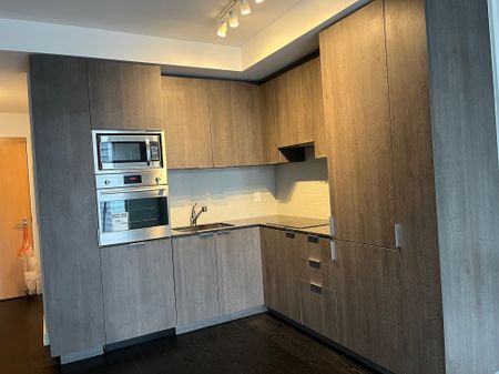 For Lease - 11 Wellesley Street Unit# 3004, Toronto, Ontario - Photo 3