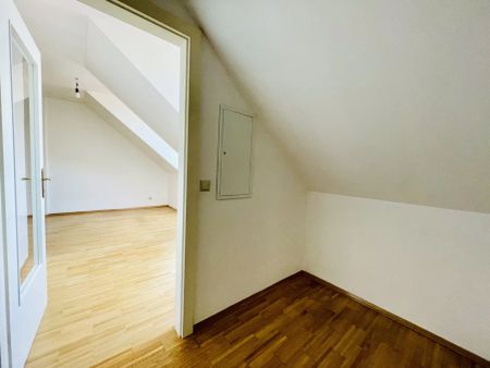 ++ZENTRALE LAGE++ Helle 2-Zimmer-Wohnung mit Schlossbergblick - Photo 2
