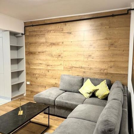 Inchiriez apartament 2 camere mamaia, loc de parcare-termen lung - Photo 1
